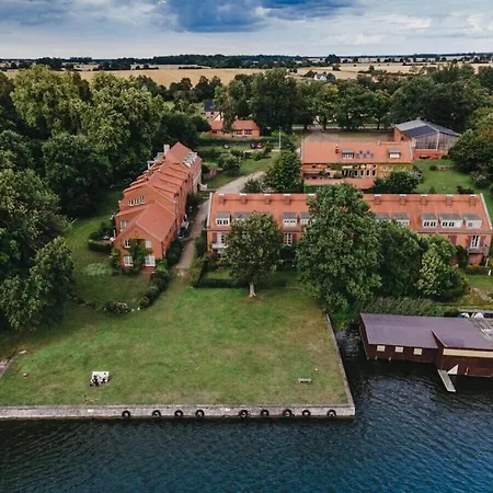 2 At Ruppin Holiday home *